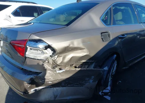 2016 Volkswagen Passat 1.8T Se z USA, uszkodzony, nr VIN 1VWBS7A36GC016116